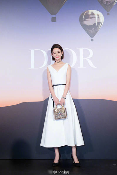 艺人们看angelababy的眼神,为什么明星流行平胸