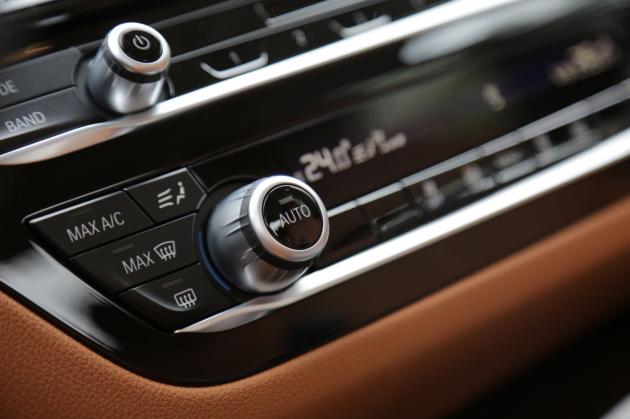 2018宝马528li上市特别版功能介绍,2018款宝马528li试驾视频