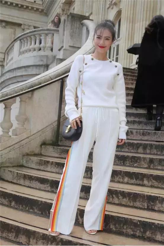 周冬雨同款雪地靴长款怎么搭配,周冬雨宋茜欧阳娜娜