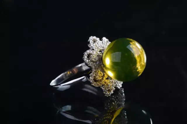 蜜蜡的种类及图片介绍,蜜蜡的种类及价值及图片