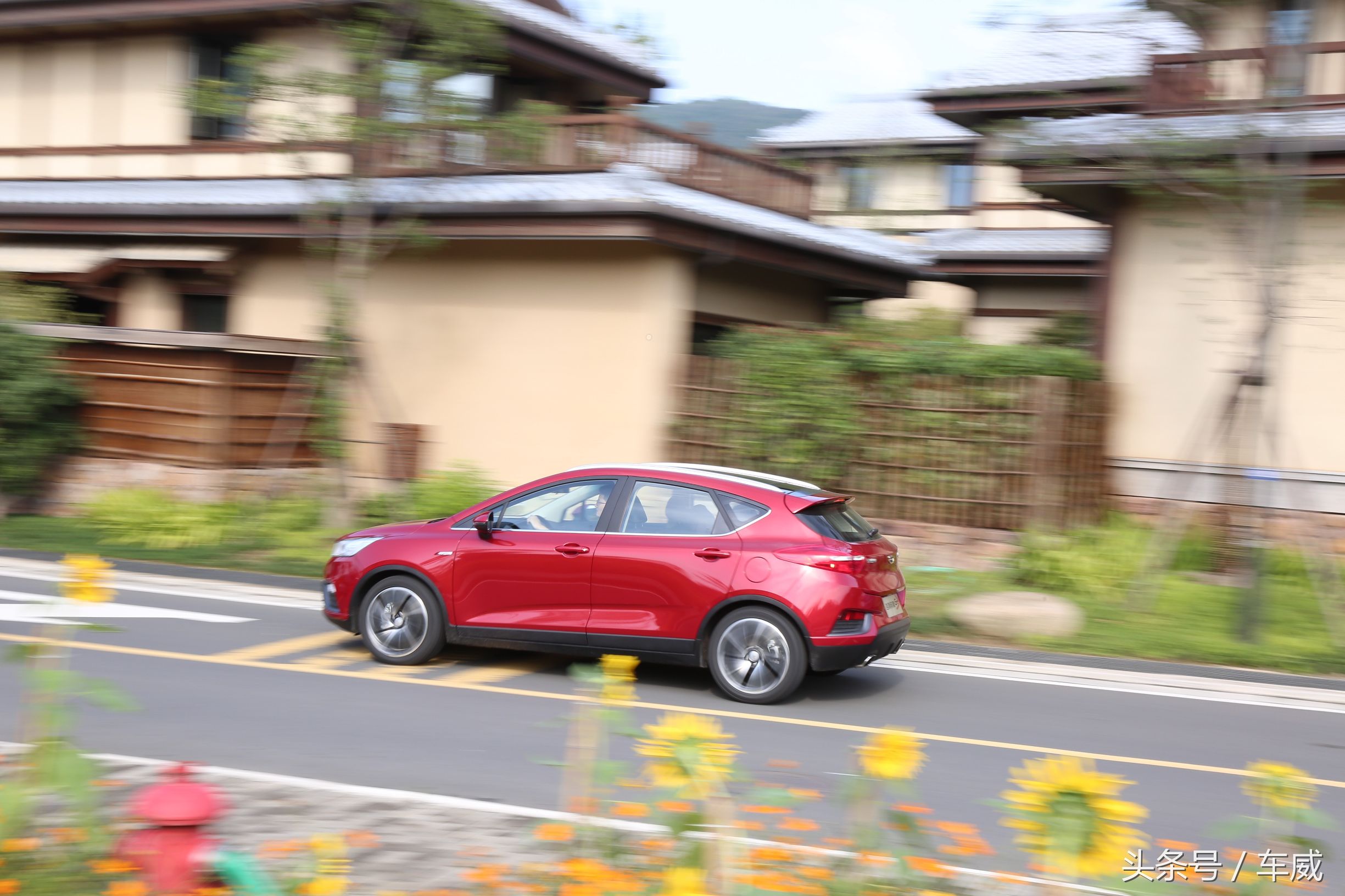 吉利帝豪GS测评,试驾吉利帝豪gse优缺点全面解析