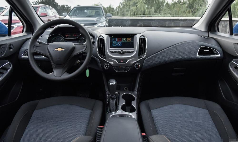 雪佛兰科鲁兹2018款图片及报价,雪佛兰科鲁兹2020款顶配多少钱