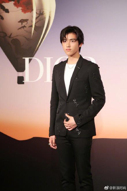 窦靖童接到skii代言,窦靖童代言skii神仙水的视频