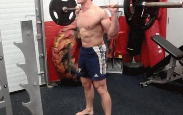 下肢不稳一推就倒怎么练,提升下肢爆发力做半蹲还是全蹲