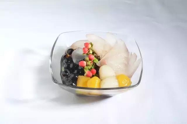 草粿跟烧仙草凉粉龟苓膏的区别,凉粉龟苓膏烧仙草分别用什么做的