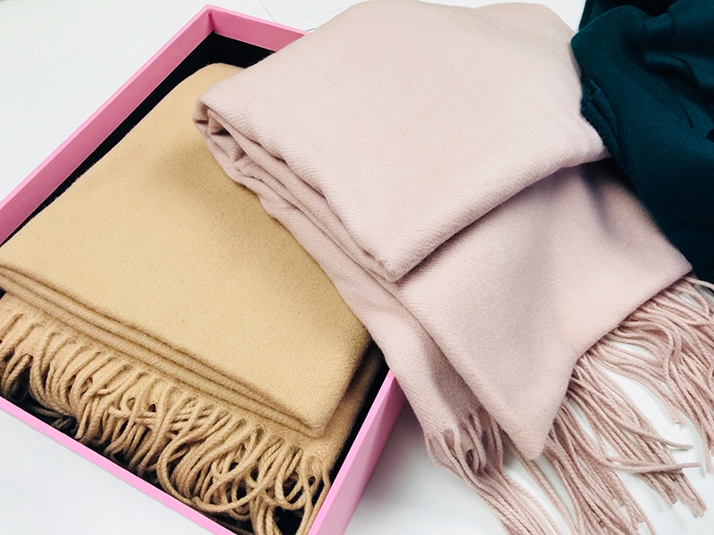 迪奥羊绒围巾真假辨别,burberry围巾真假鉴别