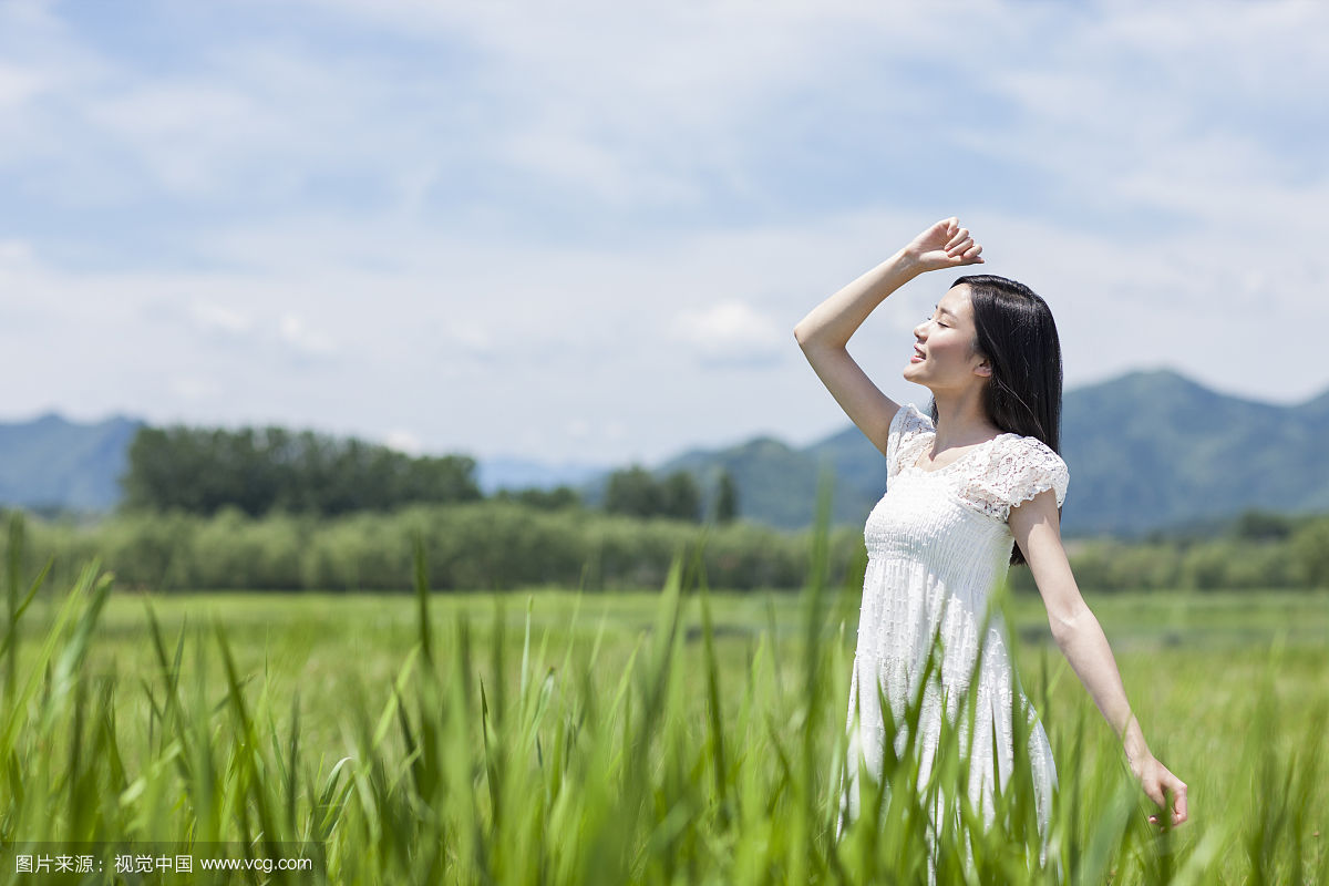 忍忍就过去了赚钱不用那么矫情,忍忍就过去了何必在乎