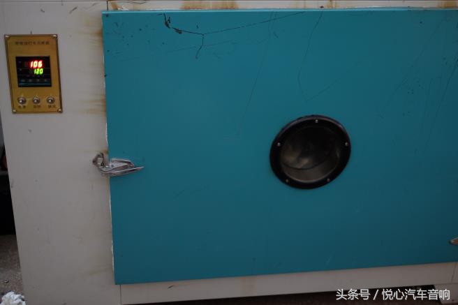 奔驰R300改灯后，车主赞口不绝！果然只有专业操作才能达到极致！