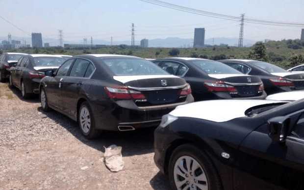 十代雅阁跟十代半雅阁减配的地方,偶遇雅阁