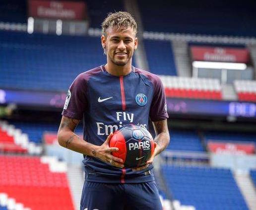 内马尔认为梅西和c罗谁厉害,内马尔谈输给梅西