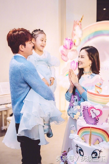 贾乃亮李小璐为甜馨过8岁生日,李小璐甜馨王诗龄