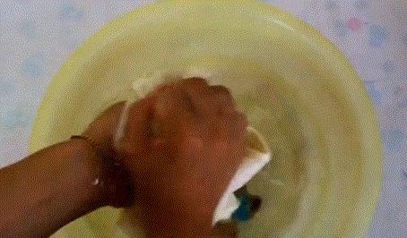 毛巾用久了发硬发黄怎么处理,洗脸毛巾又脏又黏怎么洗