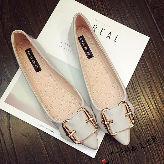 秋天也要招桃花,尖头鞋让你美出天际