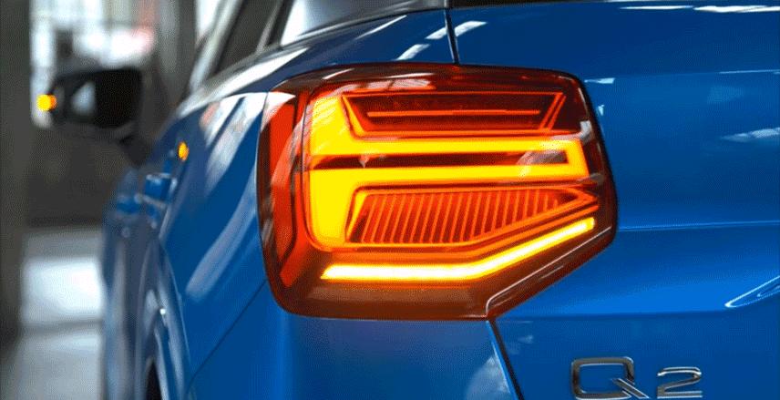 开车半路灯不亮了怎么办,车开半路突然就没电了