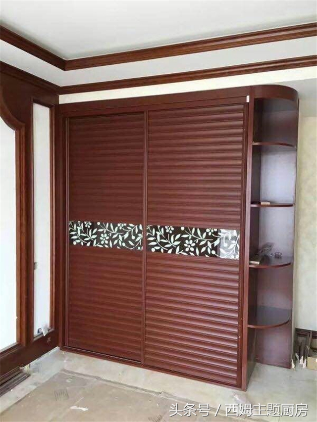 新款衣柜移门下轨,全屋定制衣柜推拉门避坑指南