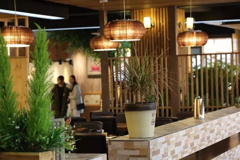 这里可能是唯一能够满足你吃到巨无霸海鲜和偶遇Runningman的地方了！