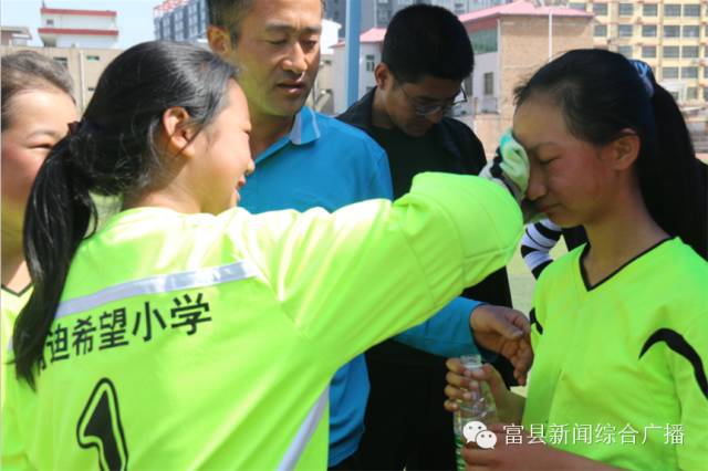 全县校园足球比赛,阳光体育快乐足球操