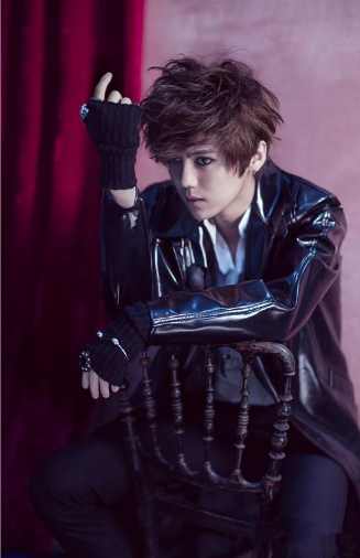 鹿晗王俊凯易烊千玺跑男唱歌,易烊千玺晒胡子王俊凯露腹肌