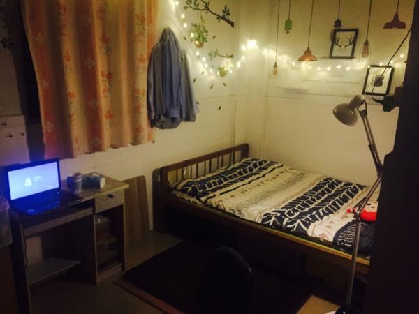 抠脚大汉闯天下,抠脚大汉进房间