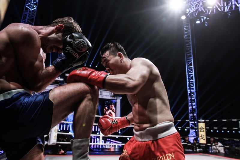 峨眉派掌门指点*警武**拳王,冯兴礼与少林武当太极三大战队高手争雄