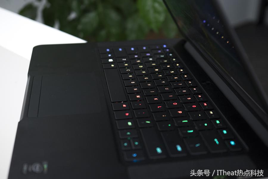 雷蛇灵刃是什么笔记本,雷蛇笔记本灵刃14寸测评