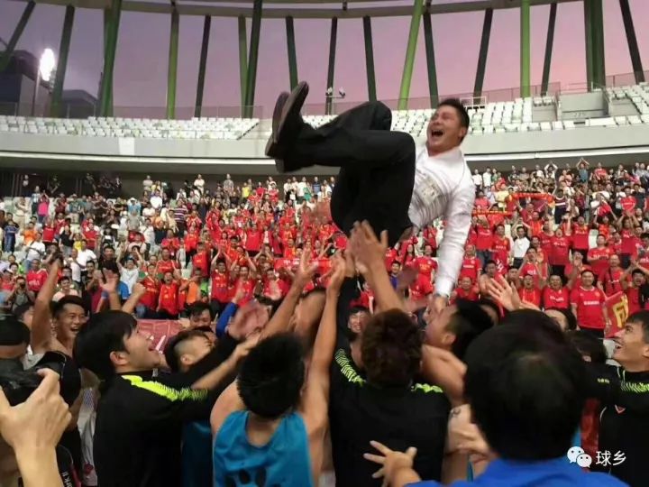 梅州客家冲超成功庆祝现场,广东梅县铁汉冲甲