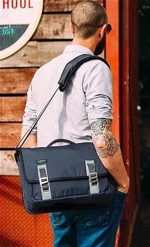 “双十一”不仅是女生专利，这10只设计师男包推荐给你！