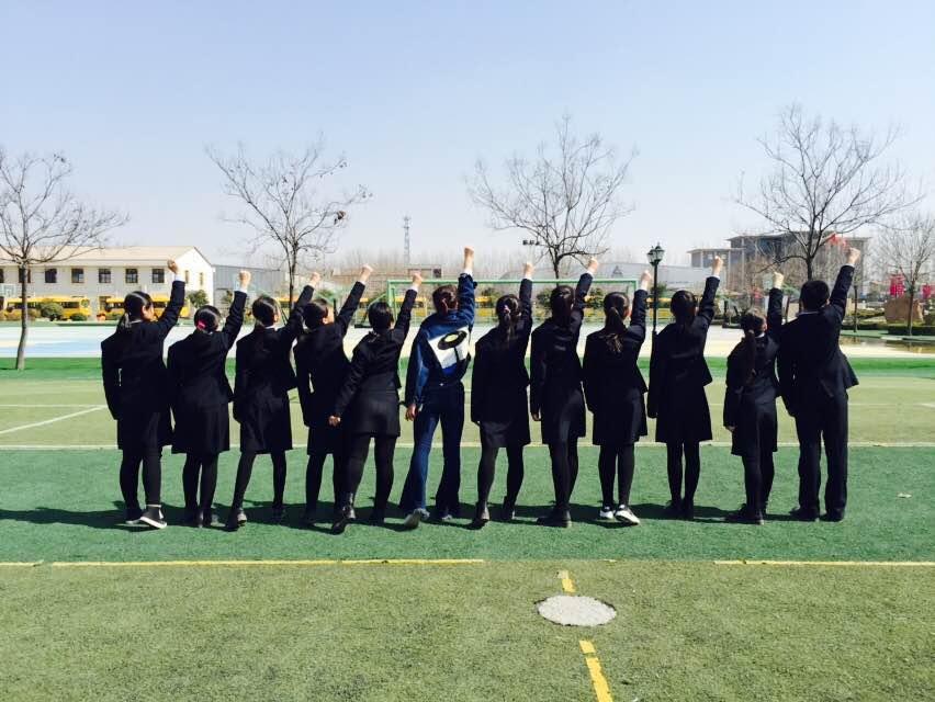 初中的校服是真的好看,初中生校服好看吗