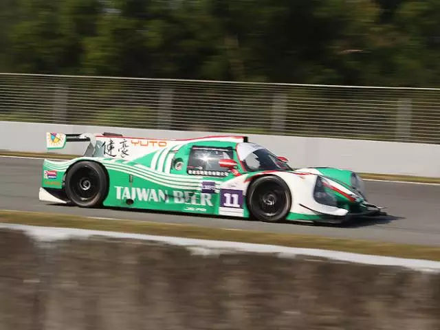 耐力赛绝非无休止地“画圈”,而是用轮胎来拓宽的哲学