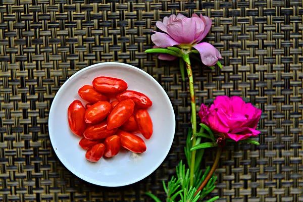 黑眼圈怎么去除快速有效的方法,35岁女人怎样快速去除黑眼圈眼袋