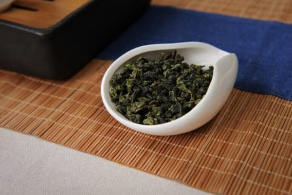 铁观音颜色深还是浅好,铁观音本种和色种的区别