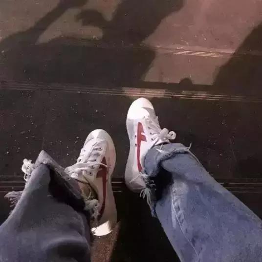 好看的国货小白鞋夏天推荐,好看又舒服的小白鞋秒杀