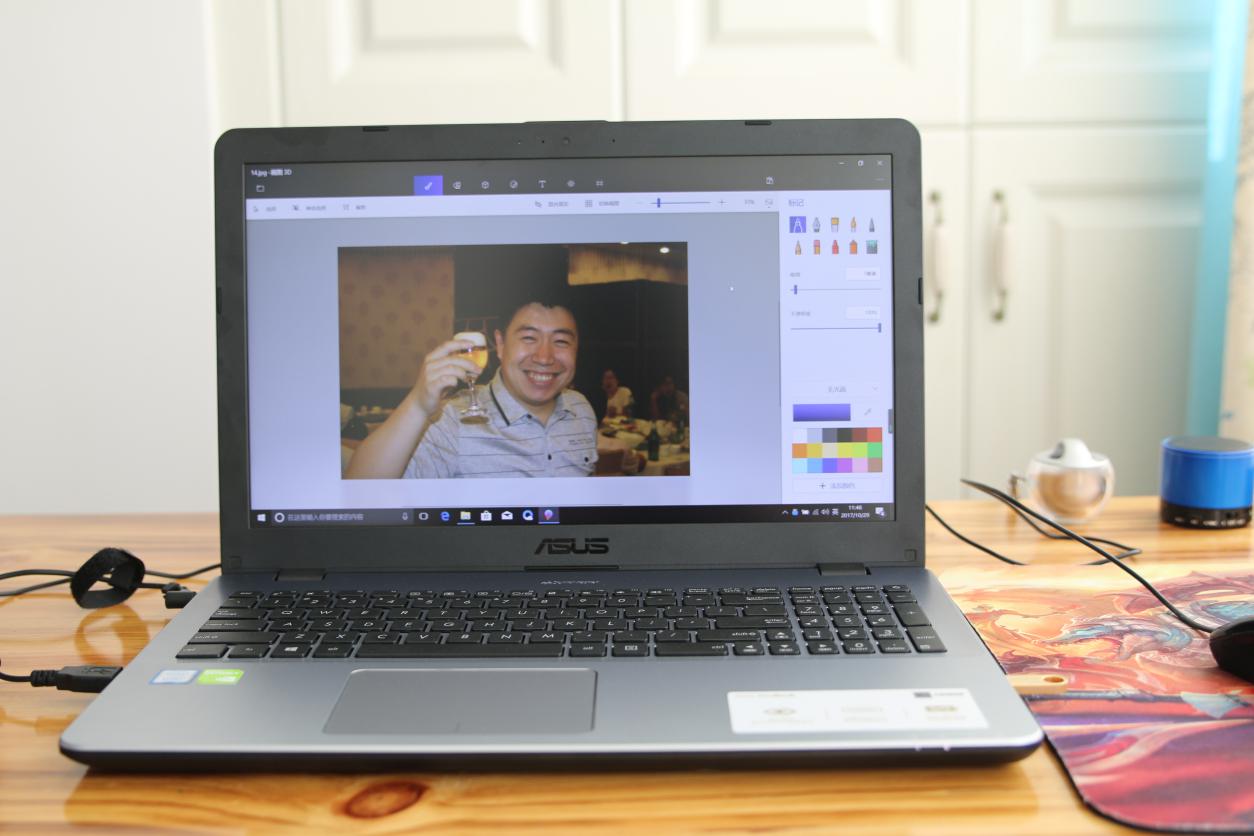 华硕笔记本fl8000u有光驱吗,华硕笔记本fl8000u屏幕