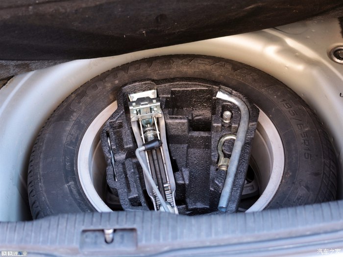 两万块钱能买到几年的高尔夫,两万多块钱买个二手车