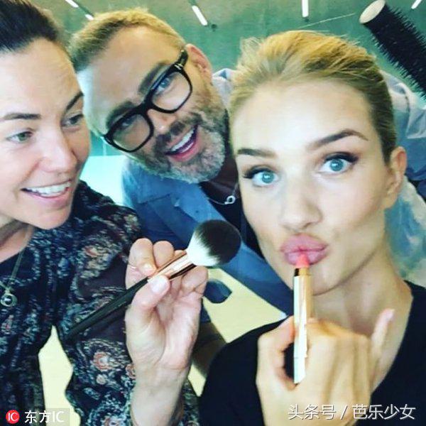 朴信惠显老,朴信惠红唇照片