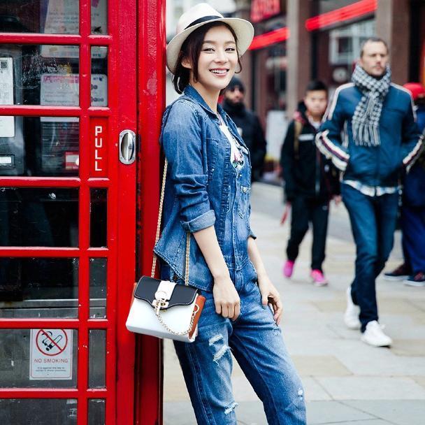 这些包包因为她们的出现而变得光彩夺目,不会搭配的女孩值得收藏