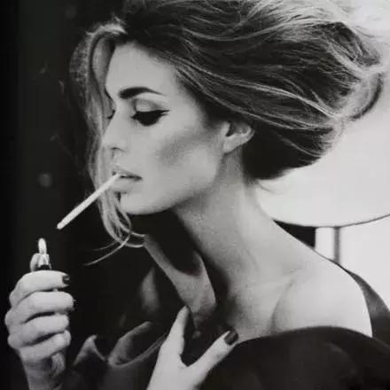 「女性健康」爱抽烟？小心这些“女人病”！