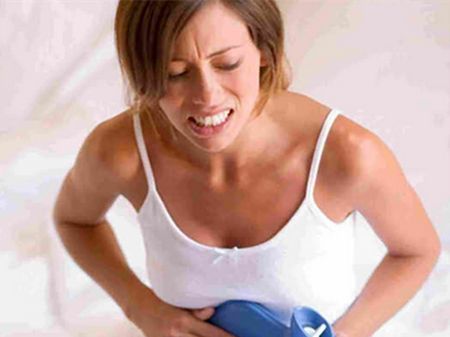 孕早期出血卧床姿势,孕早期走路多了出血