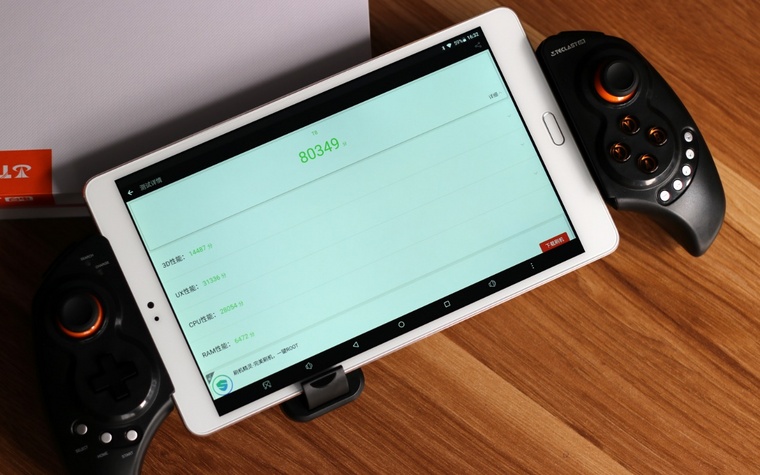 台电平板电脑玩穿越火线,2.5k屏幕平板