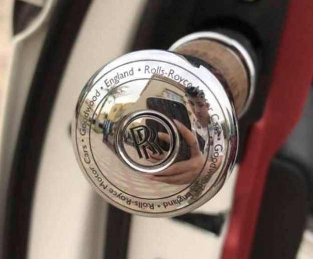 凭什么劳斯莱斯那么贵,劳斯莱斯为什么雨伞这么贵