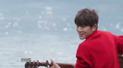 陈翔左耳失聪还能唱歌吗,陈翔耳朵失聪