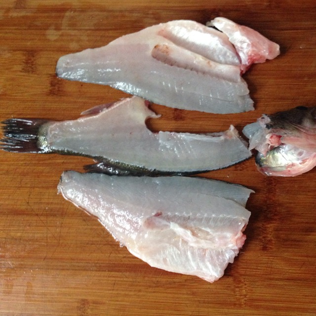 鲈鱼最简单的做法清炖鲈鱼,酸菜整条鲈鱼的正确做法