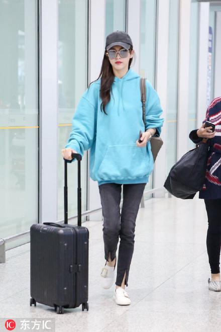 唐嫣衣服多少钱,唐嫣机场礼服