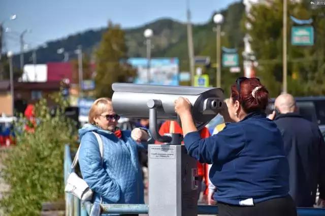 坐火车穿越俄罗斯西伯利亚,欧洲火车途经小镇