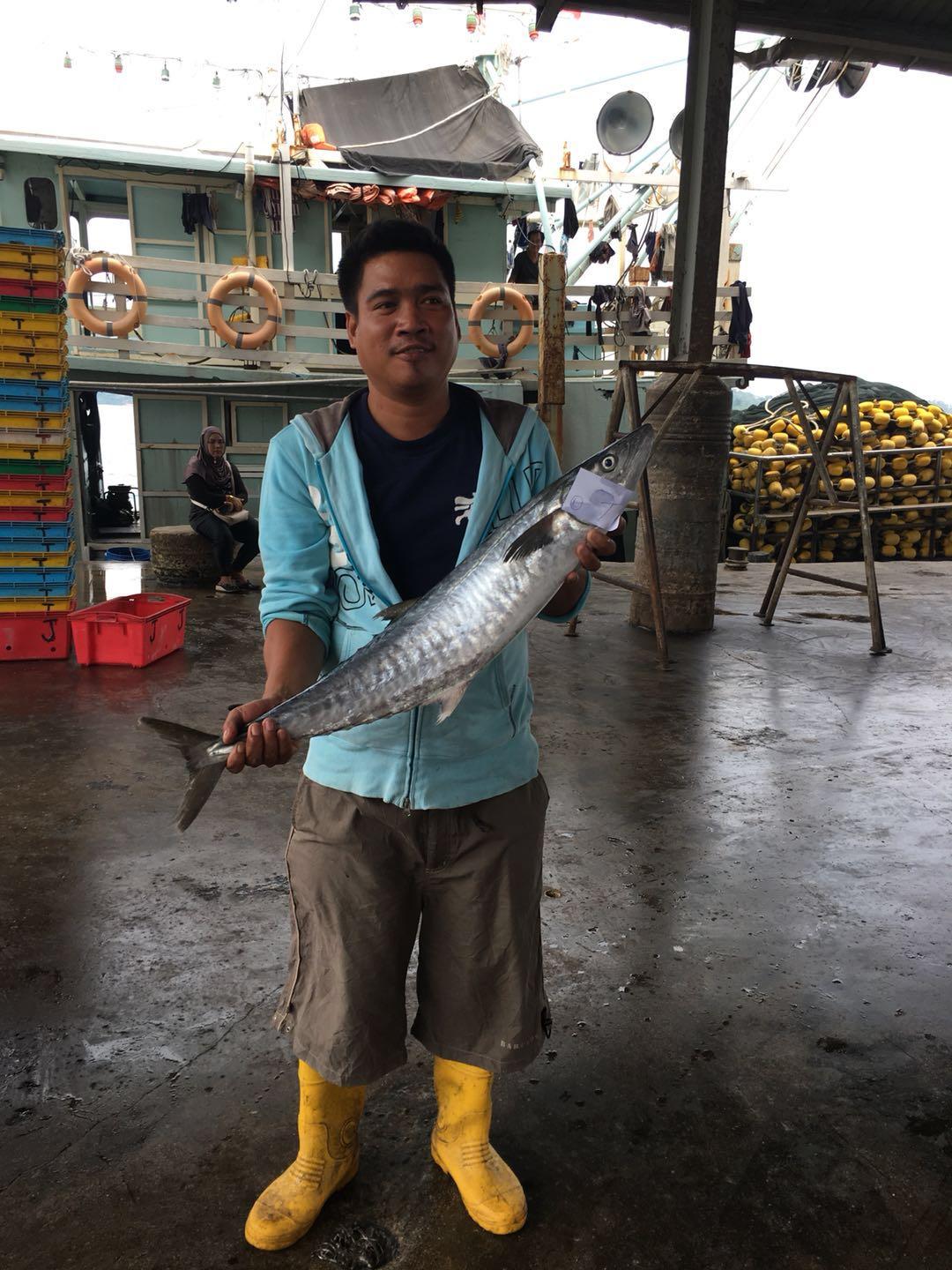 在马来西亚的沙巴码头，中国女生很受欢迎