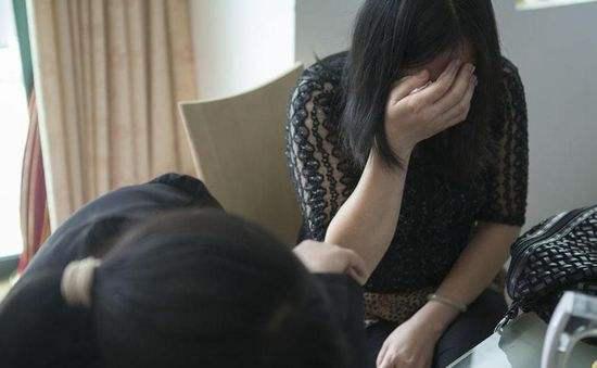 怀孕初期呕吐之后下身突然出血,怀孕初期梦见下身出血