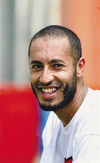 卡扎菲被枪杀完整版,卡扎菲儿女今何在