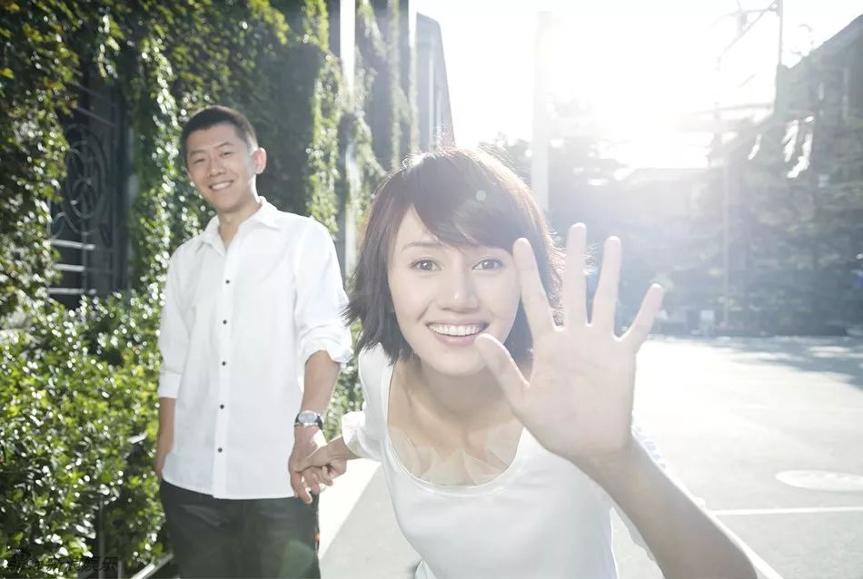 哪些明星的婚纱照比较好看,不需要奢华大牌只要干净利落