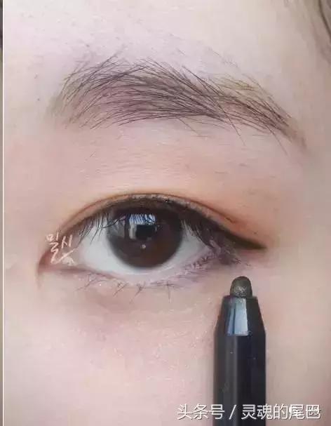 内双眼皮怎么画眼妆才好看,单眼皮日常眼妆怎么画显大又干净
