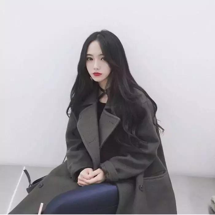 刘海图片女显脸小,有刘海扎发显脸小